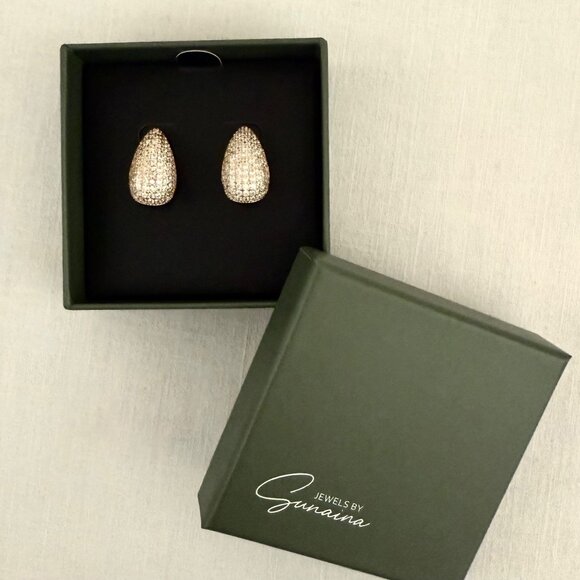 Jewels by Sunaina Narina Stud Earrings Gold CZ Teardrop Statement - Picture 1 of 12